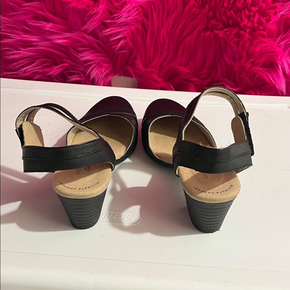 Elegant Black Clarks Women's Shoes - Picture 3 of 6